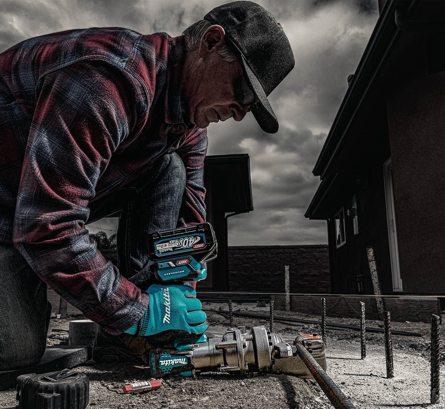 Аккумуляторные ножницы для арматуры Макита GCS01